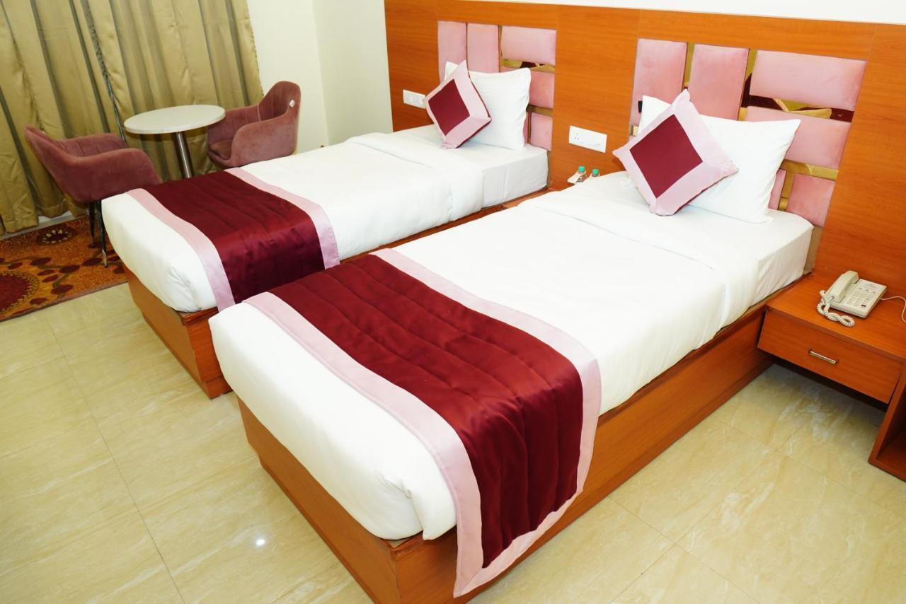 Bed and Breakfast Twin Towers Велика Нойда Екстер'єр фото